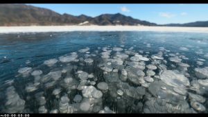 糠平湖のアイスバブル