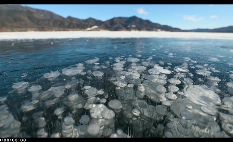 糠平湖のアイスバブル