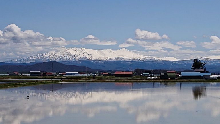 大雪山連峰を望む比布町